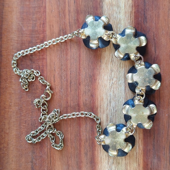 🖤 Matte Black Rose Necklace - Picture 3 of 3